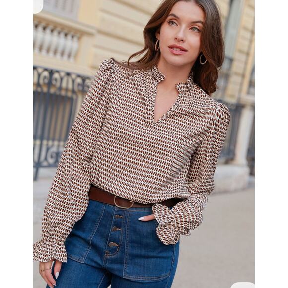 Allover Print Notched Neck Flounce Sleeve Blouse Size Small - Picture 1 of 11